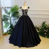 2018 NYHET Billiga lager Quinceanera Klänningar Bollklänning Beaded Sweet 16 Dress i 15 år Hollow Back Princess Prom Party Gowns QC1128