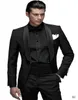 Un bouton Tuxedos de marié en satin noir Beaux hommes Costumes formels Les hommes portent des costumes de dîner de bal de mariage sur mesure (veste + pantalon + cravate + ceinture) NO; 743