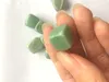 100 g luzem Tumbledemerald Green Crystafz Africa Natural Polished Kamstone Materiend dla WICCA Reiki i Crystal Energy Healin3197591