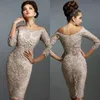 2020 Vintage Lace Dresses for Mother of The Bride Bateau Neck Fitted Knee Length 3 / 4 Sleeves Mother of The Groom Wedding Dresses