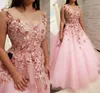 2018 Nieuwe Hot Sexy Roze Quinceanera Jurken Rose Petal Hand Made Flowers A Line V-hals Vloer-lengte Arabische Dubai-stijl voor Party Prom-jassen