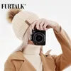 Furtalk Real Fox 모자 모자 큰 너구리 폼 폼 모자 knitte beanie 캡 스프링 가을 여자 겨울 모자를위한 겨울 모자 D18110102