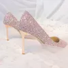 花嫁のスティレットヒールプロムの宴会ハイヒールのプラスサイズの尖ったつま先の浅いブライダルの靴のためのキラキラシャンパンのスパンコールの結婚式の靴
