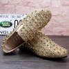 Sparkly Gold Sequined Casual Party Formella Skor För Män Studded Rivets Mens Bröllop Skor Loafer 3 Färger