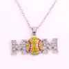 Venta caliente softbol Deportes colgante collar MOM letra Blanco Amarillo Cristal Rhinestone bola Encanto Cadena de eslabones Para los fanáticos del equipo Joyería de moda