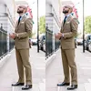 Hot Coat Pant Diseños Tan Khaki para hombre Traje Conjunto Casual Flaco Simple por encargo Hombres Tuxedo 2 piezas Tuxedos de boda