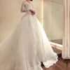 Luxury Lace Wedding Dresses with Long Train 2018 New Arrival Long Sleeve Sweetheart Beaded Appliques Bridal Dress Gown robe de mariage