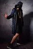 Tide Costume da discoteca maschile Cappotto lungo mantello blu Capispalla di fascia alta Star Concert Stile punk Ballerino rock hip-hop Abbigliamento da palcoscenico Trench coat