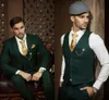 Cool Bruidegom Wear Green Two Buttons GroomsMen Notch Revers Bruidegom Tuxedos Mannen Past Bruiloft / Prom / Diner Best Man Blazer (Jack + Broek + Tie + Vest)