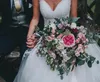 Atemberaubendes weißes Spitzen-Ballkleid-Hochzeitskleid, mehrlagiger Tüll mit Spitzenapplikation, rückenfrei, Sweep-Zug, Brautkleider, Brautkleider