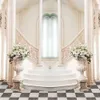 Sfondo fotografico per scale interne per matrimoni, finestre ad arco stampate, pilastri in pietra, fiori bianchi, fondali per studio fotografico