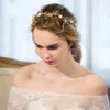 Delicati gioielli di perle d'oro Fascia per capelli Tiara Accessori per capelli da sposa Copricapo da sposa floreale fatto a mano Fasce per capelli da donna