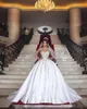 2018 Bling Robe De Bal Robes De Mariée Arabe Chérie Dubaï V Dos Ouvert Perles Cristal Paillettes Cour Train Satin Plus La Taille Robes De Mariée