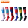 Marque 2018 nouvelles chaussettes de football rayées adolescents chaussettes de football à hauteur de genou respirant formation Terry chaussettes de sport pour 813 ans Bo6954395