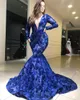 Königsblaue Spitze-Abschlussballkleider, sexy Dubai, tiefer V-Ausschnitt, lange Ärmel, Perlen, Meerjungfrau, Sweep-Zug, Abendkleid, günstiges Plus-Size-Promi-Partykleid