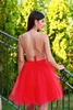 Сексуальные красные короткие платья выпускного вечера с глубоким V-образным вырезом и плиссированной лентой из тюля без рукавов с открытой спиной Модные вечерние платья Сексуальные платья для выпускного вечера DH4098