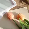 toptan düğün eli simülasyon çiçek PU dalları sahte çiçek lale