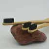 Brosse à dents en bois écologique de brosse à dents en bois de bambou doux Poignée en bois à faible teneur en carbone qui respecte l'environnement pour l'hygiène orale d'adultes