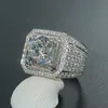 Oszałamiająca ręcznie robiona biżuteria modowa 925 Sterling Srebrna popularna okrągła cut White Topaz CZ Diamond Pełne szlachetne szlachetki Mężczyzn ślubny Rin2285