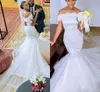 2018 Nuevos vestidos de novia románticos de sirena con hombros descubiertos Apliques de encaje sexy Flores con cuentas Vestidos de novia Tren de corte de tul Vestidos africanos