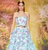 Zuhair murad prom klänningar blå tulle med färgglada 3d blommiga applikationer en linje strapless formella festklänningar med sash skräddarsydda klänning