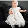noworodka biała suknia chrzcowa
