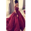 Saoedi-Arabië lange mouwen prom jurk v-nek kralen kant applique baljurk feest jurken charmante pluizige tule avondjurk celebrity jurk