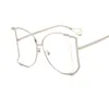 Nowe okulary projektantów marki Half Rame Women Square Pearl Okulary przeciwsłoneczne dla kobiet oversizezowane przezroczyste różowe okulary Ladies3852423
