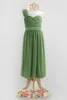 Симпатичные оливково-зеленый цветок девушки платья для свадьбы одно плечо цветочный ремень плиссированные лиф линии полная длина младший невесты Платья