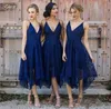 새로운 국가 로얄 블루 레이스 신부 들러리 드레스 2020 V 목 Backless 차 길이 하녀 명예 국가 들러리 웨딩 게스트 가운 Ba4085