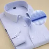 Recommander 8xl 2018 sergé solide à manches longues hommes d'affaires chemises habillées avec poche travail, plus la taille qualité bien ajusté blouses masculines D18102408