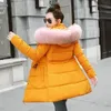 ウィンタージャケットの女性新しい2018コートの毛皮のコート女性パーカー黒厚い綿パッド入りの裏地の女性マントーフェムミハイバーS18101204