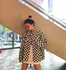 Plus Size Damen Casual Umlegekragen Schwarz Weiß Plaid Einreiher Dünne Haruku Jacken Lose Punk Mantel