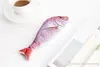 Trevlig blyertspåse Creative Simulation Fish Student Pencil Case Office Stationery Knitting Tyg Pen Bag Gift 4 Style3510975