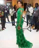 Populär Emerald Green Mermaid Evening Dresses Nigerian Lace Styles Sheer Neck Illusion Långärmad Zipper Upp Red Carpet Gowns Sweep Train