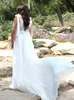 Elegante Lace Plus Size Vestidos De Casamento De Praia V Neck Side Dividir Bohemian Vestidos De Noiva Uma Linha Sweep Trem Chiffon Boho Robe De Mariée