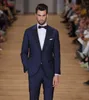 Высокое качество One Button Blue Groom Tuxedos Groomsmen Пик Отворота Лучший мужчина Blazer Мужские свадебные костюмы (Куртка + брюки + галстук) H: 767