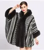 Ny Höst Vinter Kvinnors Loose Hooded Poncho Knitwear Faux Fur Collar Cuff Cardigan Shawl Cape Cloak Outwear Coat C3657