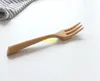 100pcs / parti 19cm Naturfärg Trigonometriskt handtag Träsked gaffeltråddon Condiment Utensil Kaffe Spoon Forks