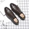 Design de luxo de Couro Lace Up Moderno dos homens de Negócios Vestido Sapatos Brogue Terno Do Casamento Do Partido Formal Calçado Masculino Vestido Sapatos