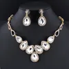 Hela Jiayijiduo African Jewelry Set Goldcolor Cystal Necklace Set och örhängen för kvinnor Red Crystal Wedding Jewelry6180157