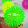 Novidade Iluminação Soft Borracha Hedgehog Saltando Bola Farpada LED Flash Pet Brinquedos De Aniversário Do Natal Presente