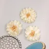 Dia 4cm kunstmatige bloemen stof bloemen voor DIY bruiloft partij geschenkdozen, decoratieve bloem voor een hoed of cadeau, hoofddeksel, broche