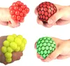 Kinderen Speelgoed 6 cm Grappige Anti-Stress Squishy Mesh Ball Grape Squeeze Sensory Fruitig Toys Nieuwigheid in Sensorische Kids Play Vent Toys Gags Gift