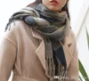 ファッション冬の女性格子縞のスカーフグリッドタッセルラップラップサイズの200x60cmチェックショールタータン品質デザイナースカーフトップネッカチーフラティスブランケットレディー