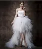 Najnowszy Sweetheart Pióra Gęsi Koraliki Crystal Prom Party Dresses Tulle Hi-Low Style Cocktail Homecoming Suknie wieczorowe