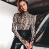 Brand New Snakesskin Tryckt Turtleneck Skinny Bodysuits Kvinnor 2018 Fall Vinter Långärmad Bodycon Öppna Crotch Sheer Bodysuit