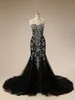 Schwarz-Weiß-Hochzeiten Luxuriöse, wunderschöne schwarze Meerjungfrau-Abendkleider mit Herzausschnitt, Sweep-Zug, funkelnde Kristallperlen und Spitze, formelle Kleider HY1827