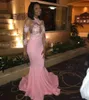 Afrykański Różowy Mermaid Prom Dresses Koronkowe Aplikacje Sheer Długie Rękawy Suknie Wieczorowe Ruffles Sweep Pociąg Formalna Party Dress Kobiety Formalne Nosić