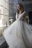 3D Floral Appliques Robe De Mariée Tiers Plage Dos Nu Profond V Sheer Cou Robe De Novia Une Ligne Avec Sash Dentelle Robes De Mariée